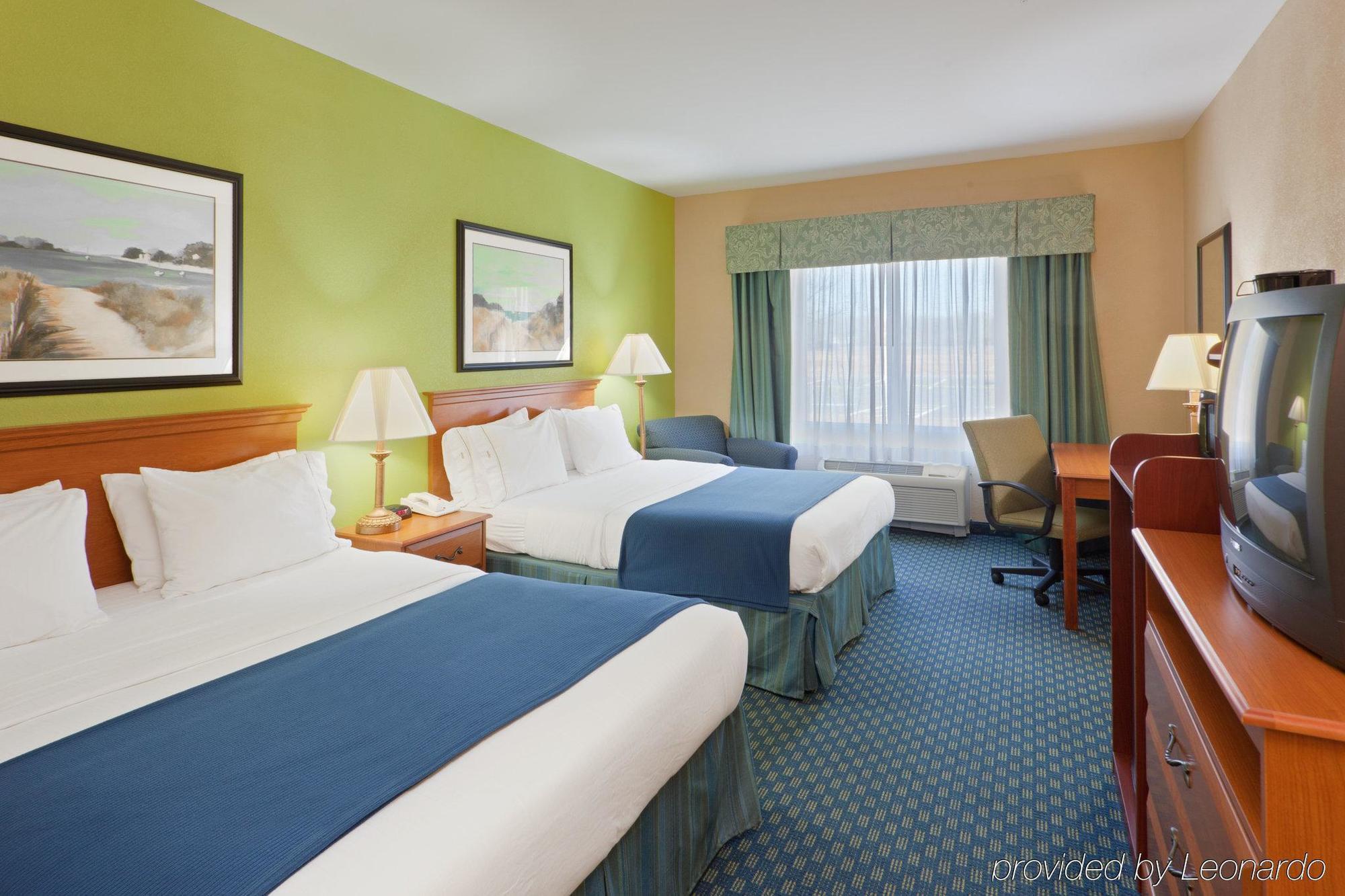 Holiday Inn Express Hotel & Suites Salisbury - Delmar, An Ihg Hotel Room photo